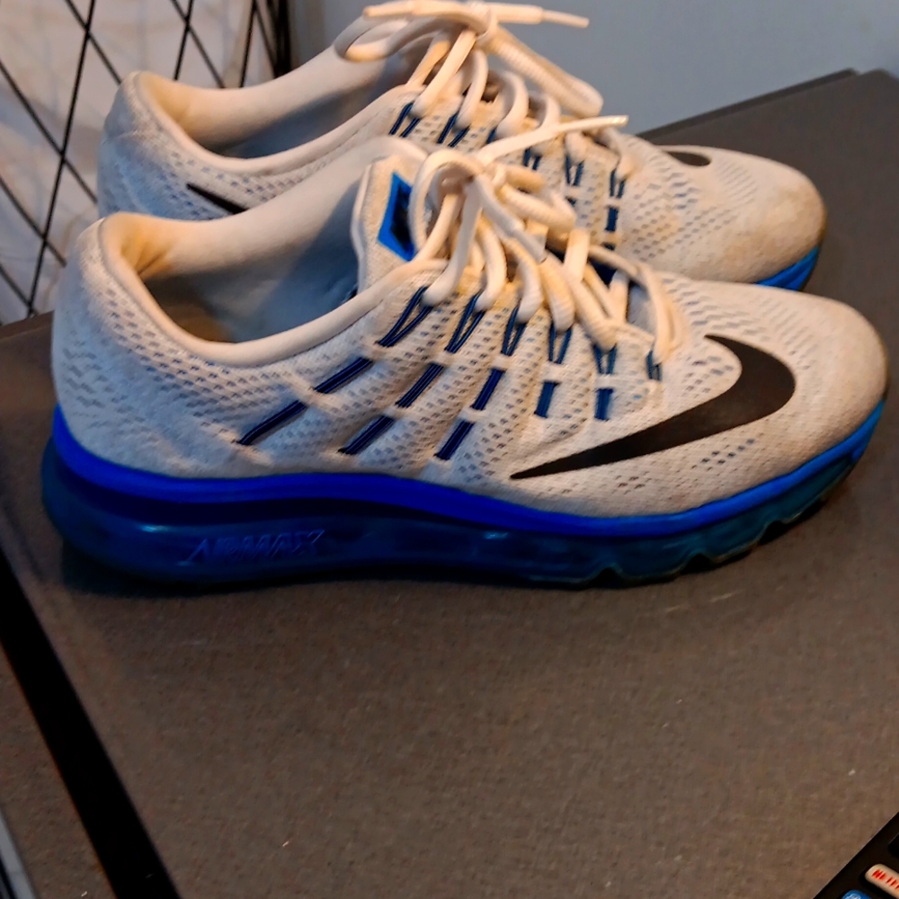 Nike air max size 5y